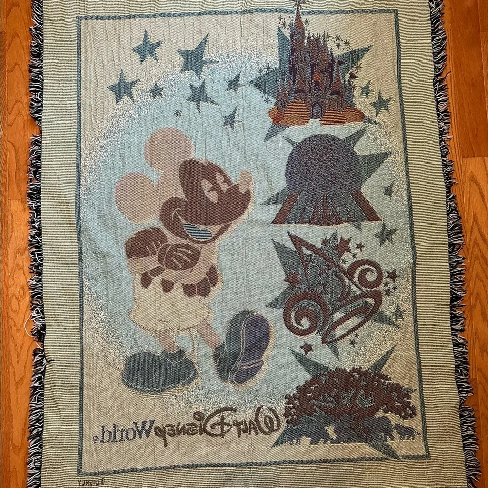 Disney Magic Kingdom DWorld MICKEY MOUSE Knit Blanket Size 54”X45”